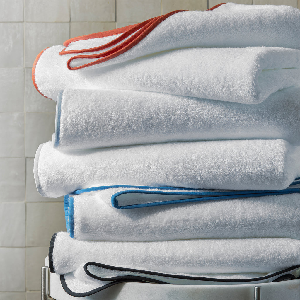 Matouk's Giza bath towels feature cotton that is grown in Egypt, woven in Portugal, then sewn in the USA. Giza is the best quality extra long staple cotton. This extraordinary Egyptian cotton is grown in the Nile River Valley, producing a product that is soft and smooth to the hand and ultra absorbent and long-lasting.