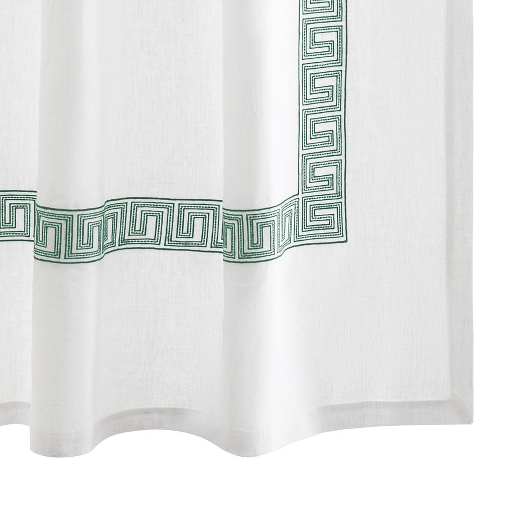 The Ophelia Shower Curtain by Matouk features a timeless Greek key pattern crafted from 100% linen. The embroidered Jade Green lines and dots add a touch of elegance to any bathroom. Inspired by Schumacher's beaded tape, this curtain offers a classic look that is both refined and beautiful.