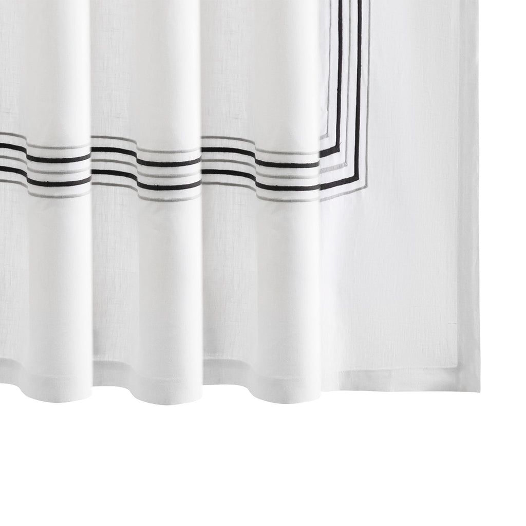 Matouk's beloved bespoke embroidery style, Presto, is meticulously applied to a 100% linen shower curtain in two-toned complementing threads. With a large choice of thread colors and combinations (we can do custom), this shower curtain make it so easy to find a home in your bathroom design.