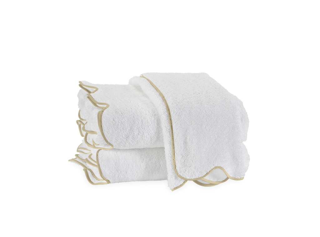 https://www.thepicketfence.com/cdn/shop/products/Cairo_towels_Scallop_Sand_1024x1024.png?v=1643044178